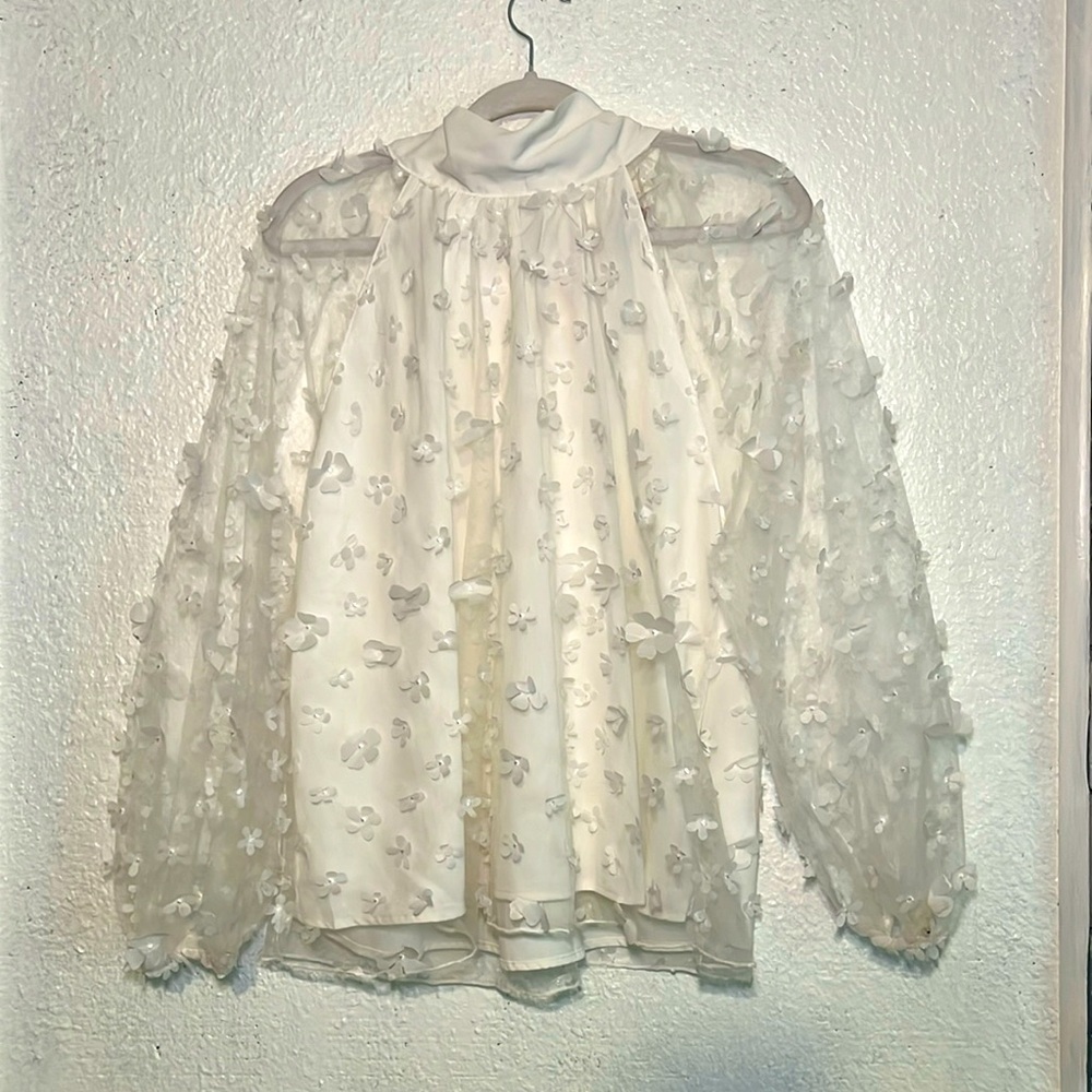 NWT Entro white sheer floral sleeved top with back tie size large